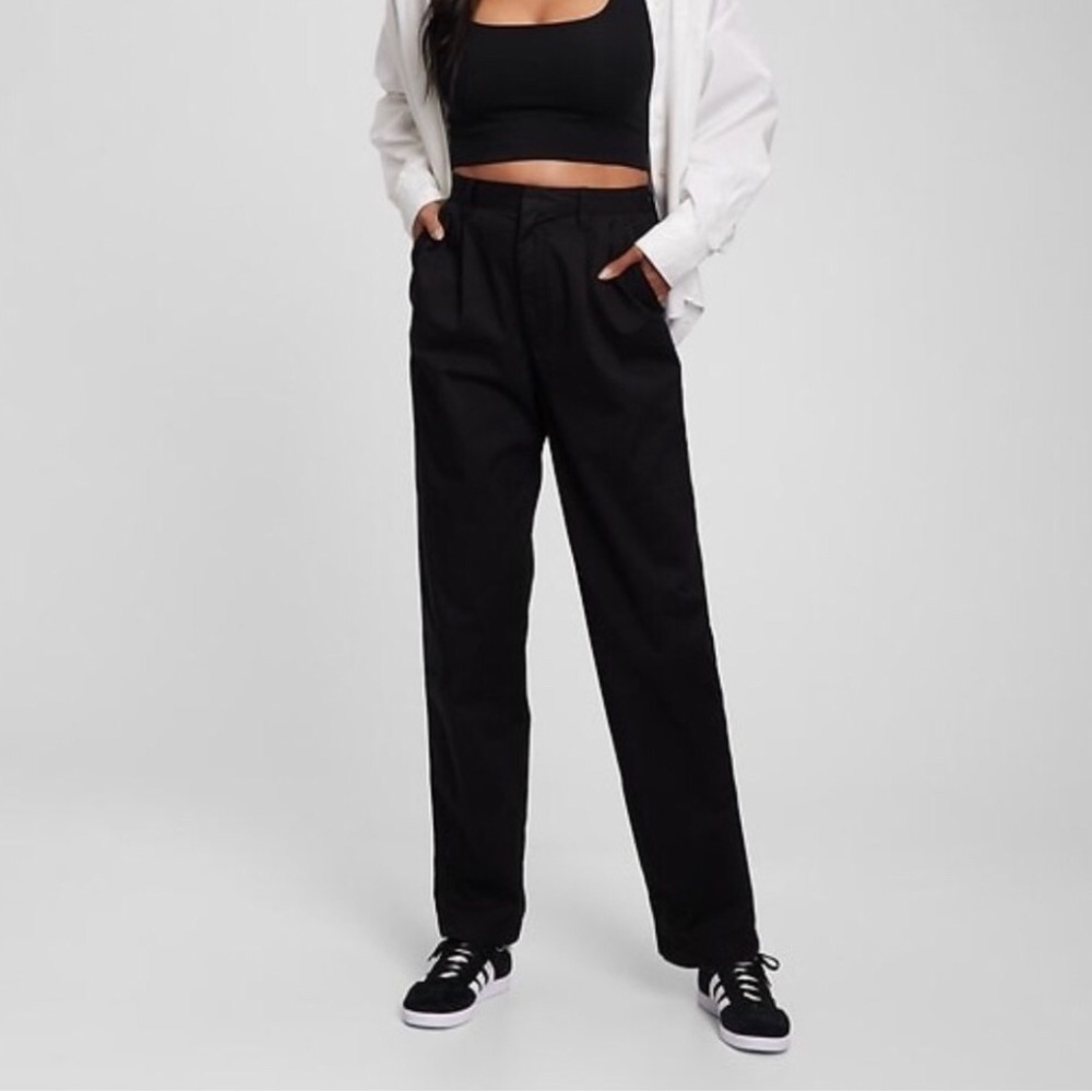 NWT! GAP Women's Black High Rise Pleated Khaki with Washwell - Multiple Sizes - Picture 1 of 7